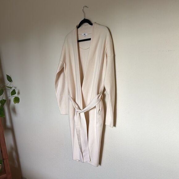 Uni Qlo | Cream Cardigan with Wrap Size Small - Picture 2 of 6